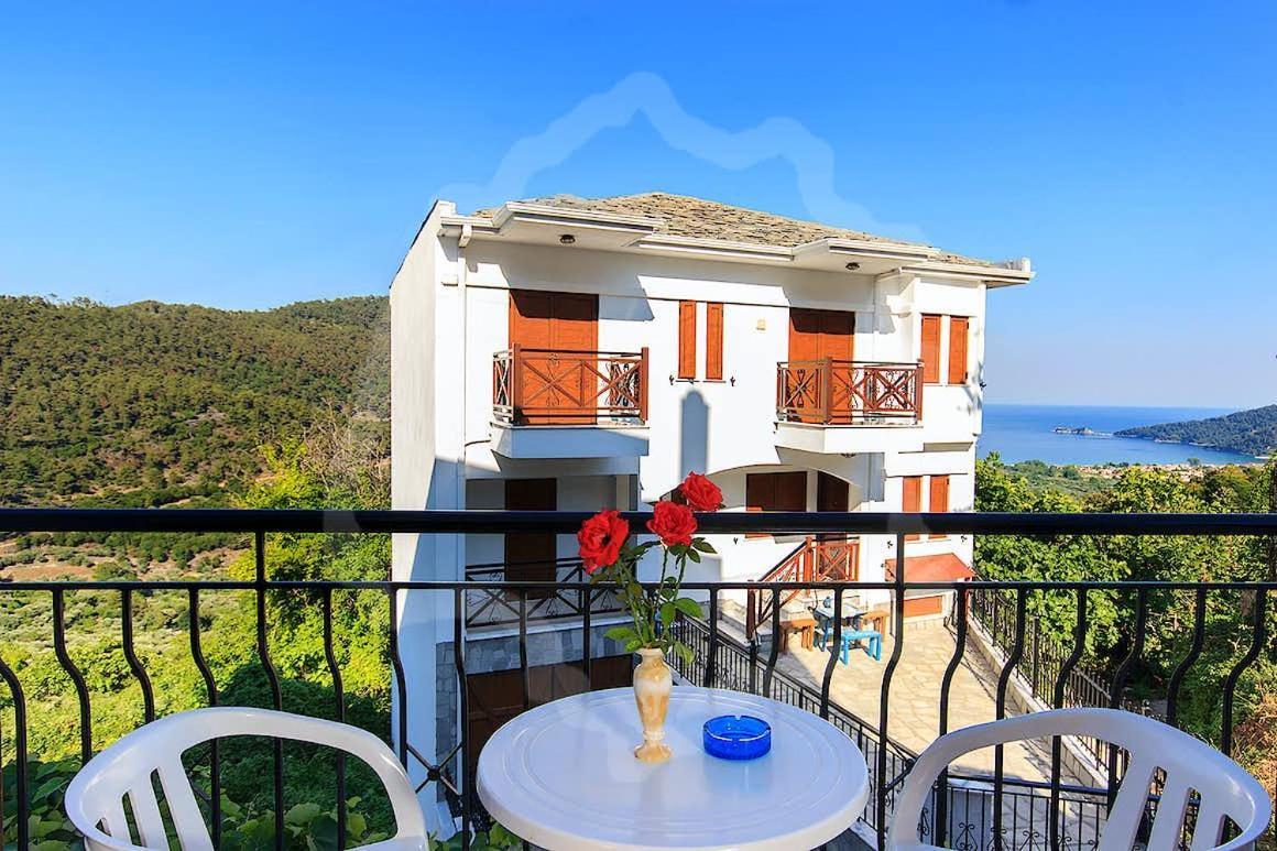 Zeus Guesthouse Panagia  Exterior foto